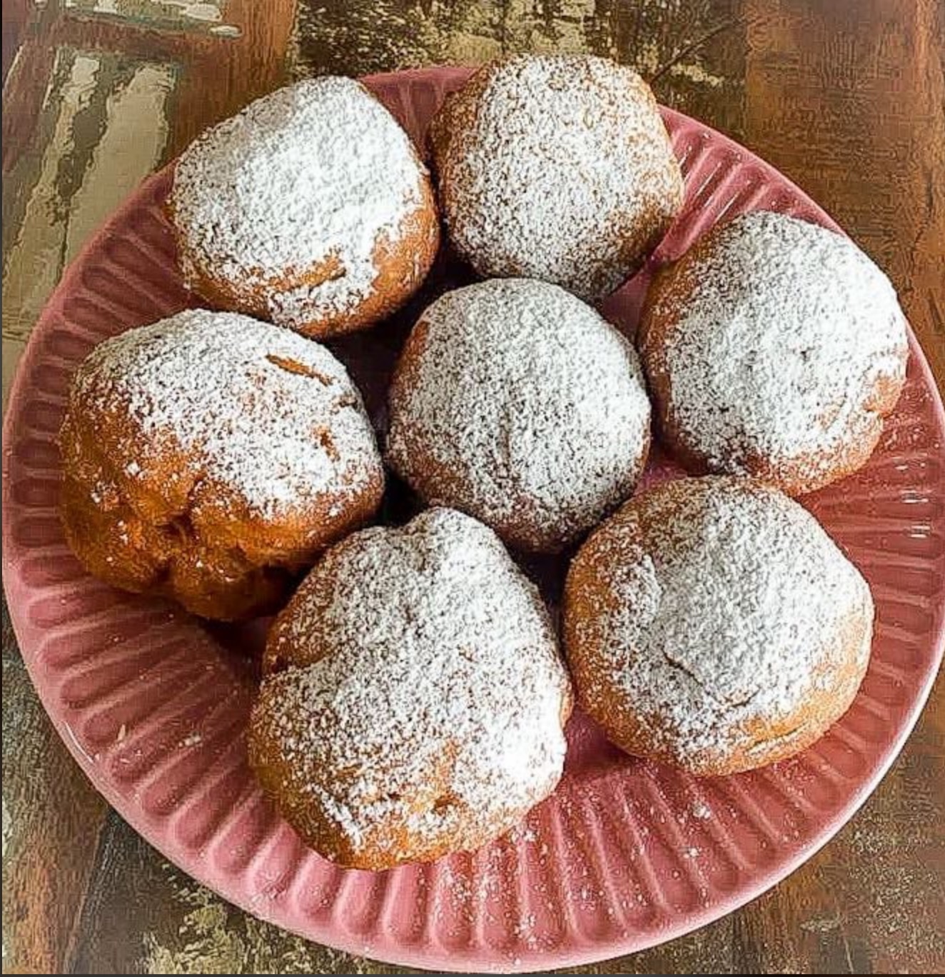 Tydzień tłustoczwartkowy - Pączki  bezglutenowy z kremem czekoladowymi truskawką liofilizowaną